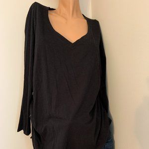 a:glow Maternity Long Sleeve V-Neck Top | Black
